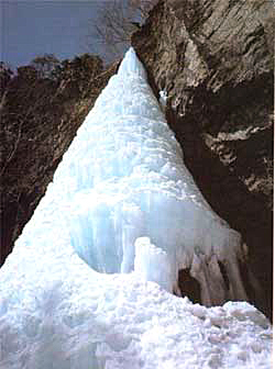 大禅滝の大氷柱の写真