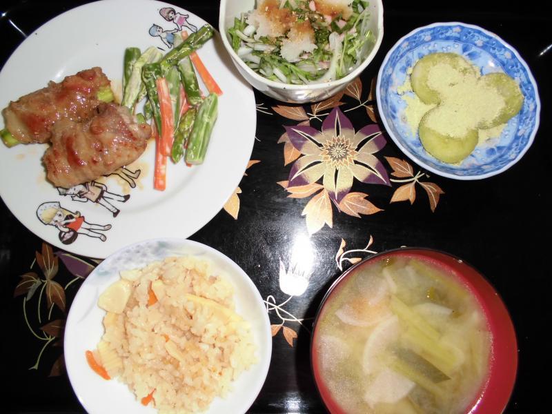 春の献立、タケノコご飯、アスパラの豚肉巻ソテー、新玉ねぎのおろしサラダ、かぶの味噌汁、うぐいす白玉