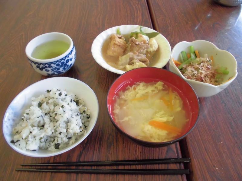 骨粗しょう症予防献立、わかめしらすごはん、肉豆腐、小松菜のお浸し、かきたま汁、杏仁プリン