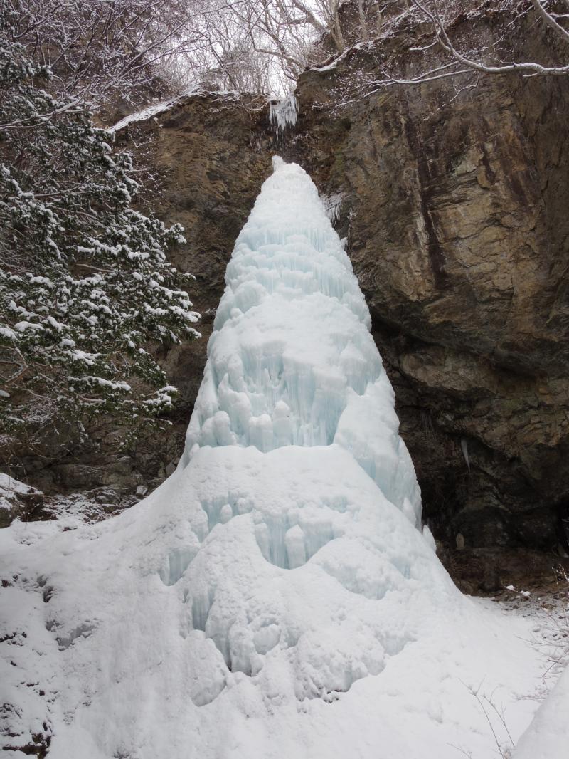 祭り当日の三滝の氷の様子